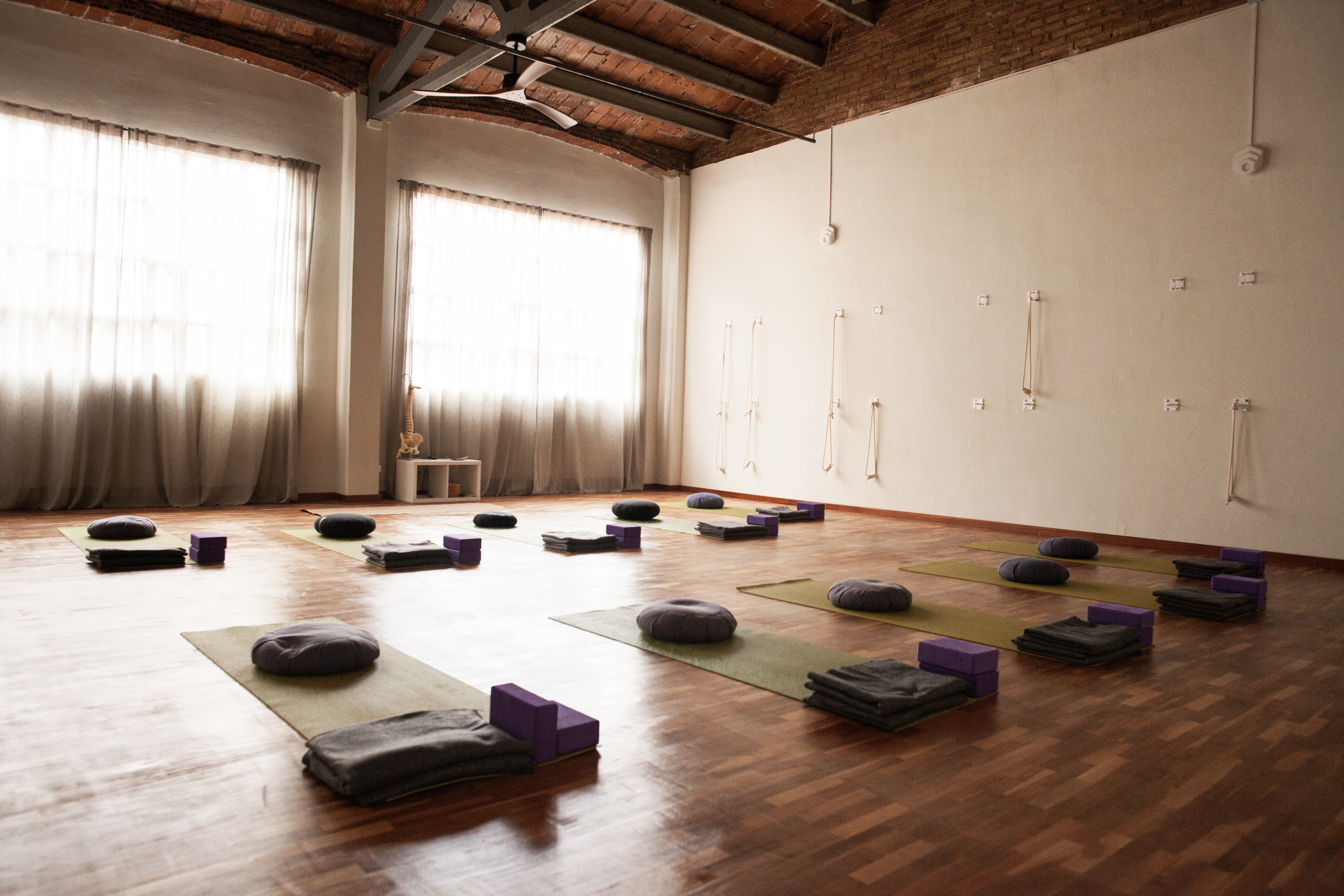 Sala Om — 75m² sala grupal